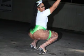 Natural Big Booty Babe 💋 - Image 10