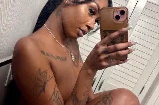 Sexy Playmate 🫦 Bubbly 🫧Personality ✨🍒 LETS HANG OUT 😋💦 - Image 3