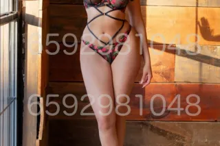 Scarlet – New Latina in Town - Image 1